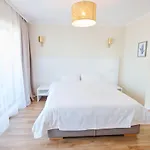 Vela 4*